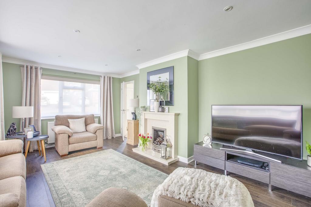 15 Greenside, Bourne End, SL8 5 TW EXTRA (LOW RES)-