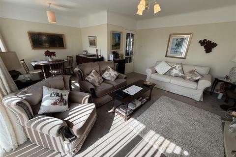 7 Covertside, Wirral, CH48 9UD