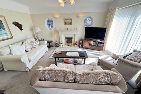 7 Covertside, Wirral, CH48 9UD