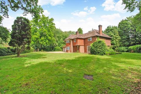 Westfield Road, Beaconsfield, Buckinghamshire, HP9