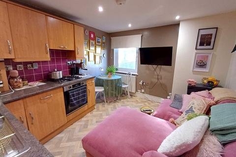 1 bedroom flat to rent, Mortimer Street, Herne Bay, Kent, CT6