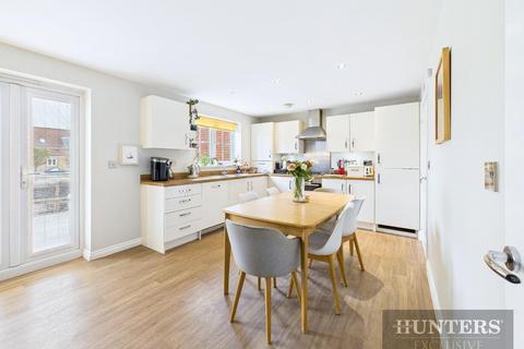 4 bedroom detached house for sale, Bramble Way, Scarborough