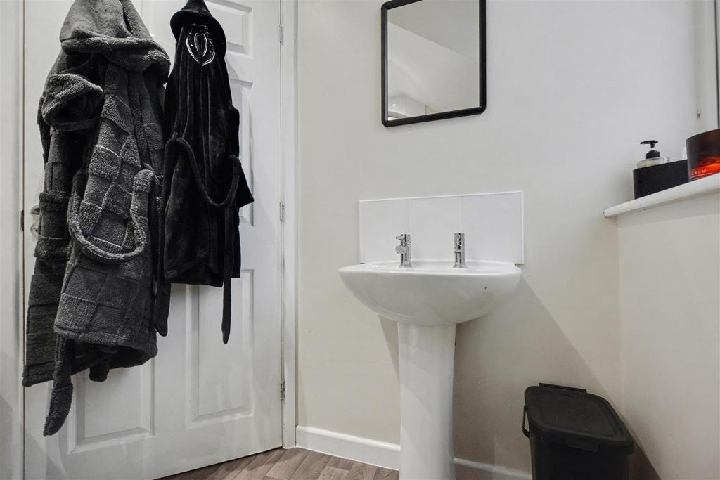 En Suite 2.jpeg