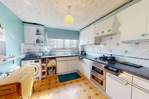 4 bedroom end of terrace house for sale, Crestline Court, Goldings, Northampton, NN3 8XZ