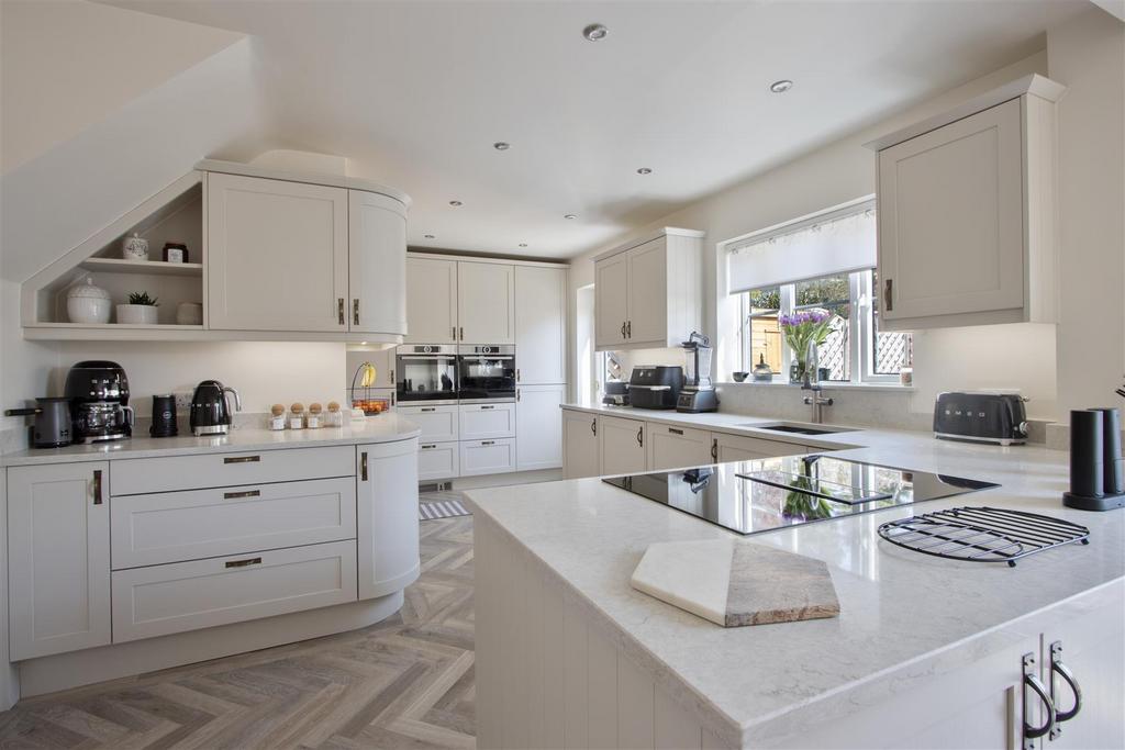Kitchen 3.jpg