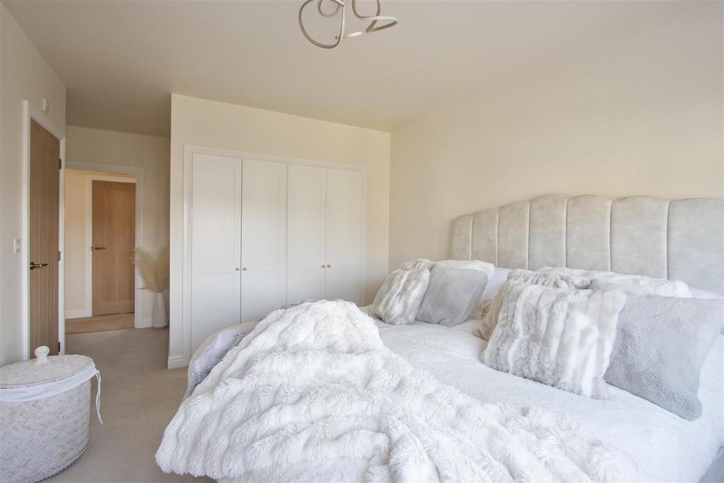 Master bedroom 2.jpg