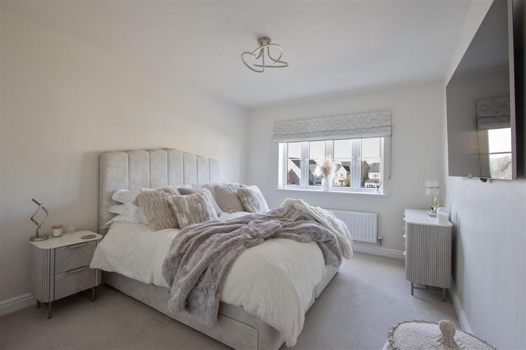 Master room 1.jpg