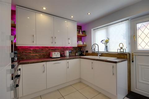 4 bedroom detached bungalow for sale, Castle Drive, South Cave