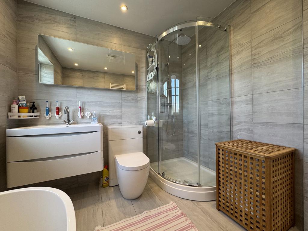 Family Bathroom.