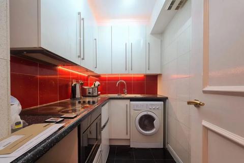 1 bedroom flat to rent, Chelsea Cloisters, Sloane Avenue, London