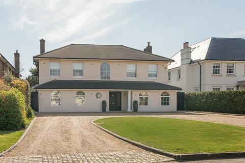 15 The Glen, Orpington, BR6 8LP