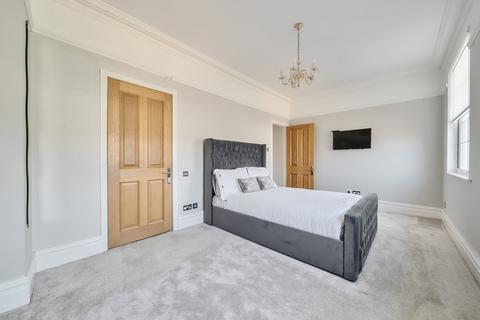 15 The Glen, Orpington, BR6 8LP