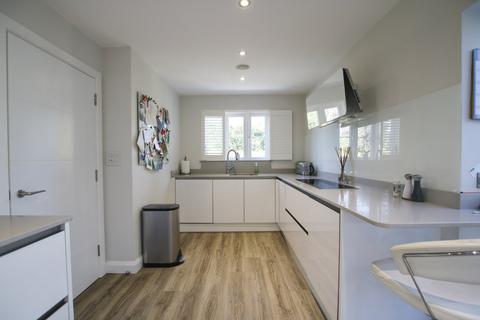 4 bedroom detached house for sale, Keephatch Road, Wokingham, RG40