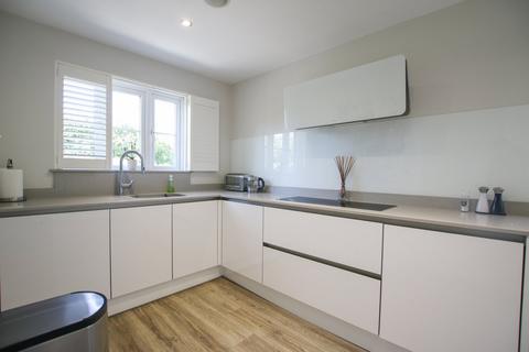 4 bedroom detached house for sale, Keephatch Road, Wokingham, RG40