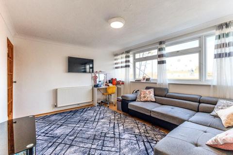 2 bedroom flat for sale, Comrie Close, Coventry CV2