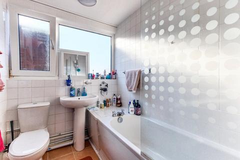 2 bedroom flat for sale, Comrie Close, Coventry CV2