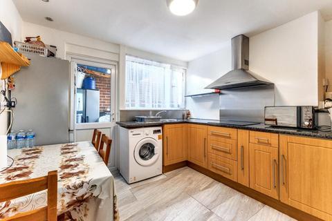 undefined, Comrie Close, Coventry CV2