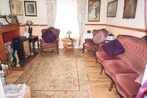 3 bedroom cottage for sale, Carmarthen Road, CROSS HANDS, Llanelli