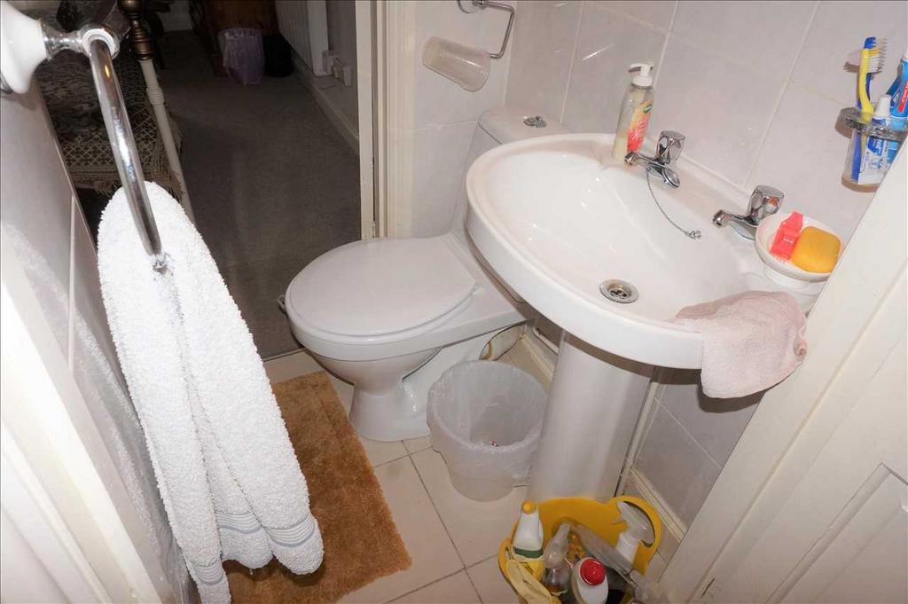 Jack n jill en suite