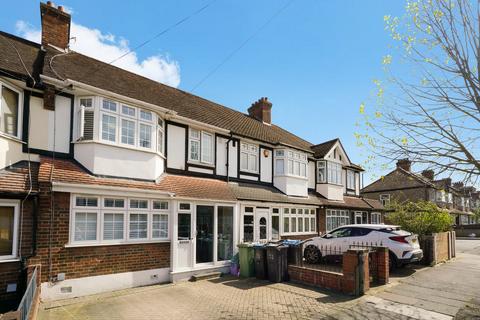 122 Chestnut Grove, Mitcham, CR4 1RB