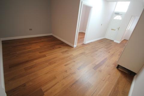 1 bedroom flat to rent, Falloden Way, London NW11