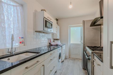 2 bedroom semi-detached house for sale, Carlton Drive, Benfleet SS7