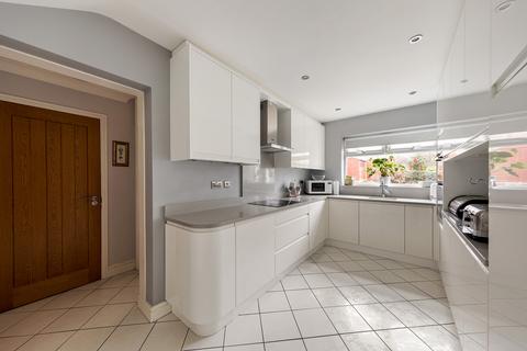 52 Bushfields, Loughton, IG10 3JP