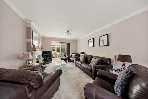 52 Bushfields, Loughton, IG10 3JP
