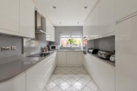 52 Bushfields, Loughton, IG10 3JP