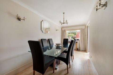 52 Bushfields, Loughton, IG10 3JP