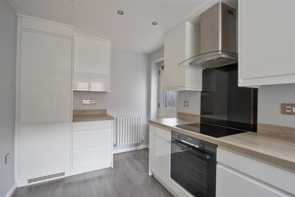 Kitchen 2.jpg