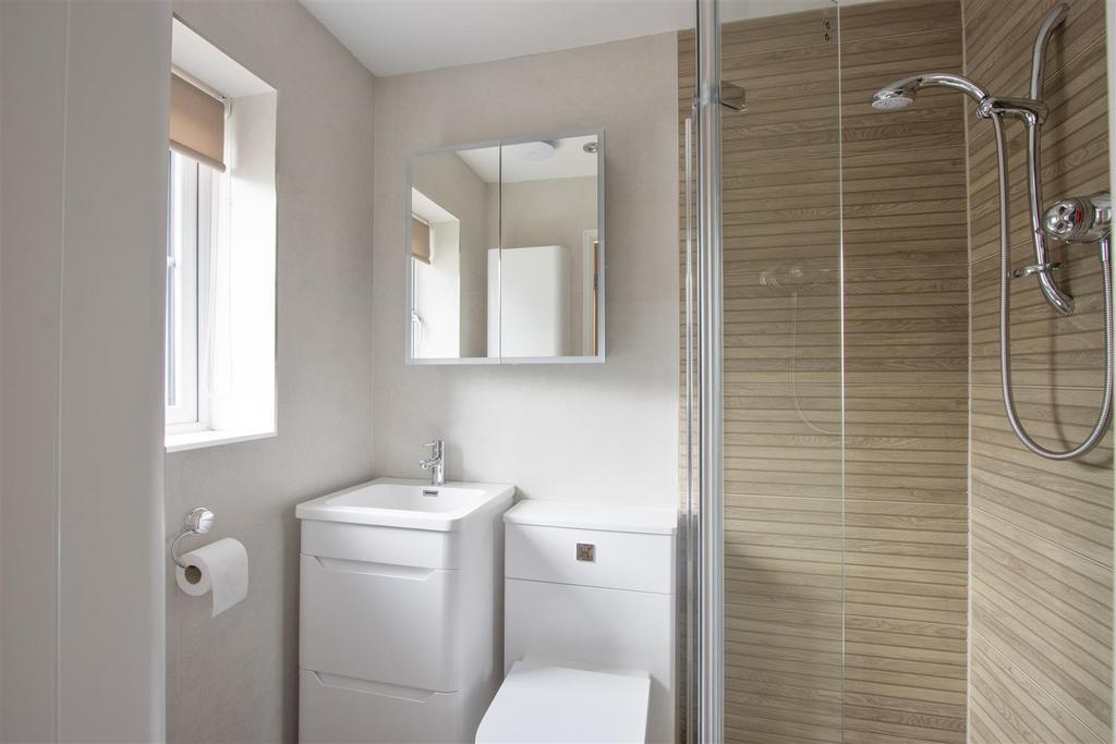 Master Ensuite .jpg