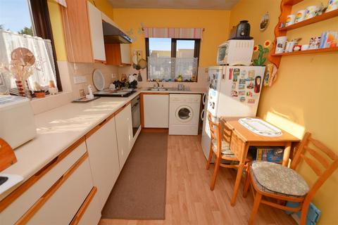 2 bedroom bungalow for sale, Heritage Gardens, Kilgetty