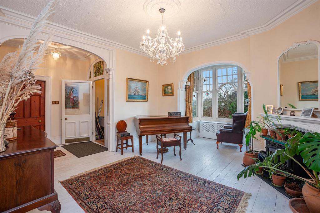 A01 - Beverly Court, Brixham - 230119.jpg