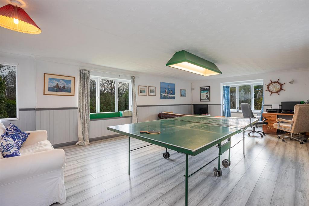 A02 - Beverly Court, Brixham - 230119.jpg