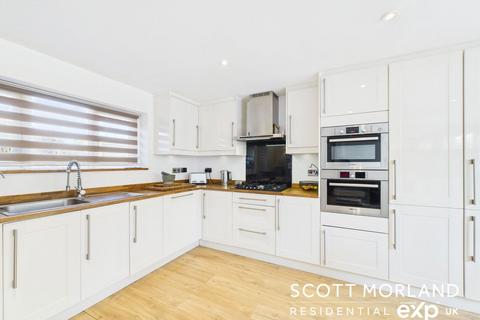 28 Alderwood, Chineham, Basingstoke, RG24 8TU
