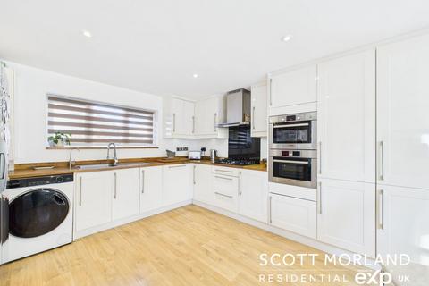 28 Alderwood, Chineham, Basingstoke, RG24 8TU