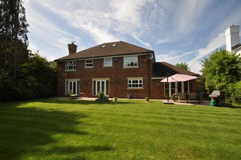 Walnut Tree Cottage Broomfield Park, Ascot, SL5 0JT