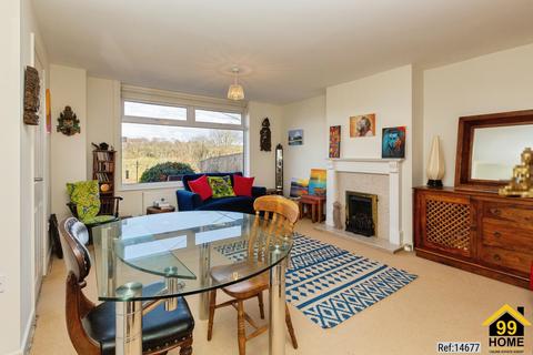 3 bedroom semi-detached house for sale, Lynton Rd, Chesham, Buckinghamshire, HP5