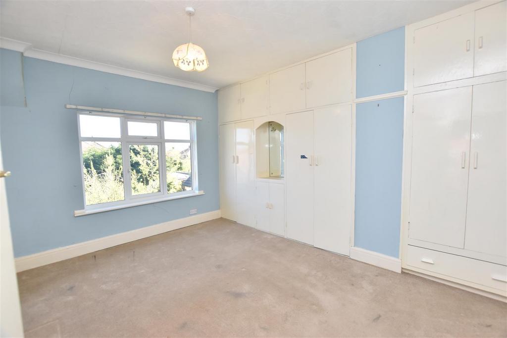 Bedroom 2 (rear)