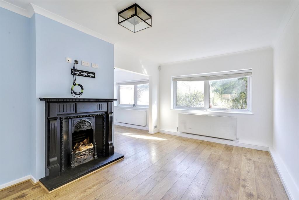 Lounge/Sitting Room