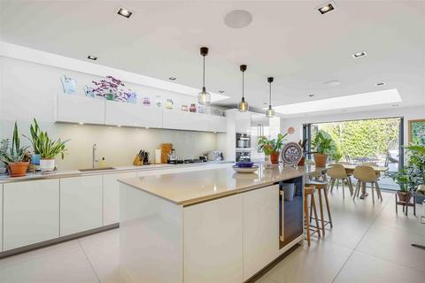 25 Clonmel Road, London, SW6 5BL