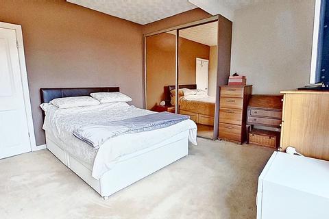 2 bedroom flat for sale, Hutchison Road, Edinburgh, EH14