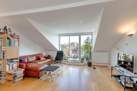 2 bedroom flat for sale, Belsize Park Gardens, London, NW3