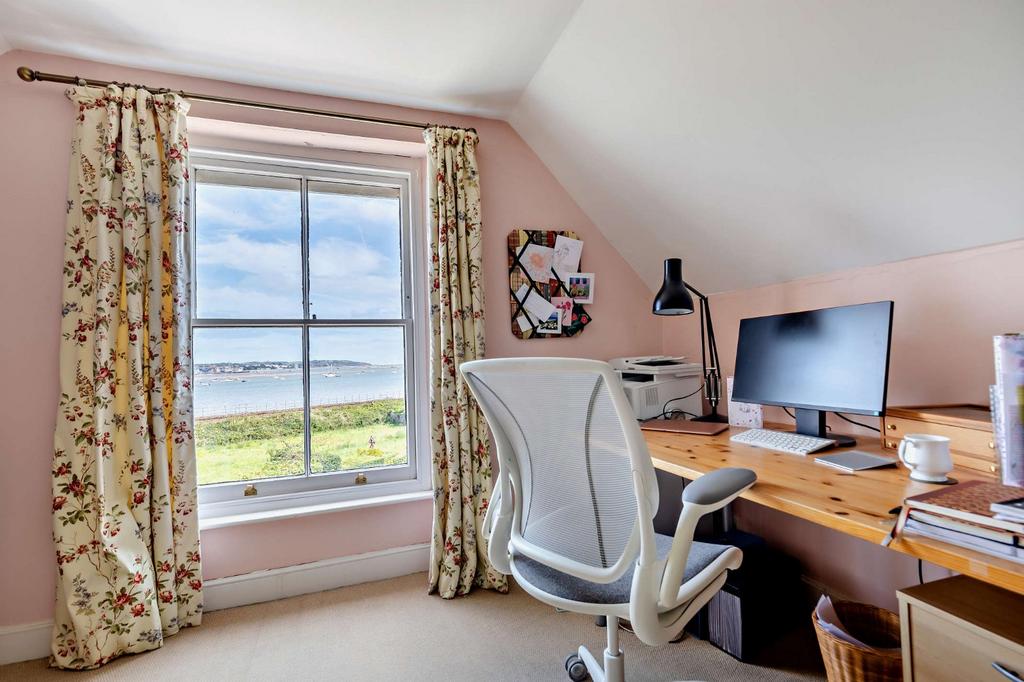 Bedroom/Study