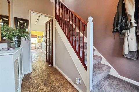 66 Grasmere Road, Bradford, BD2 4HX
