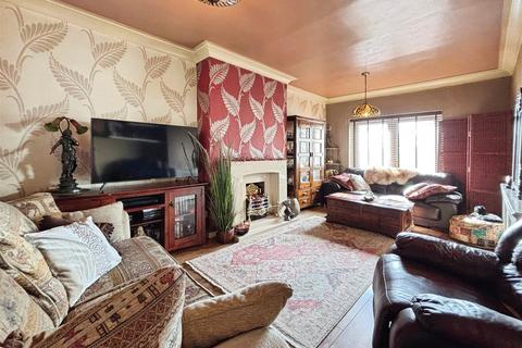 66 Grasmere Road, Bradford, BD2 4HX