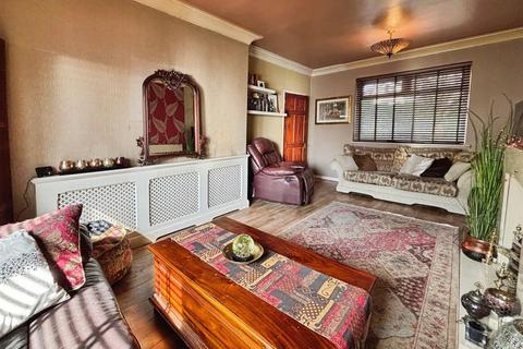 66 Grasmere Road, Bradford, BD2 4HX