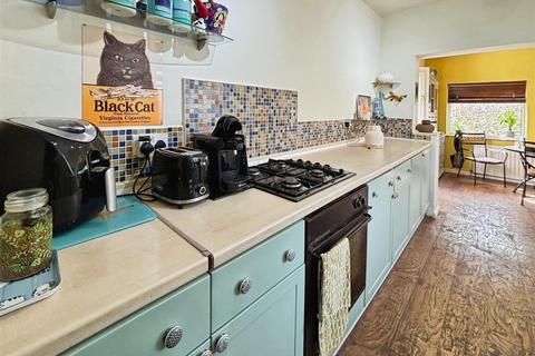 66 Grasmere Road, Bradford, BD2 4HX