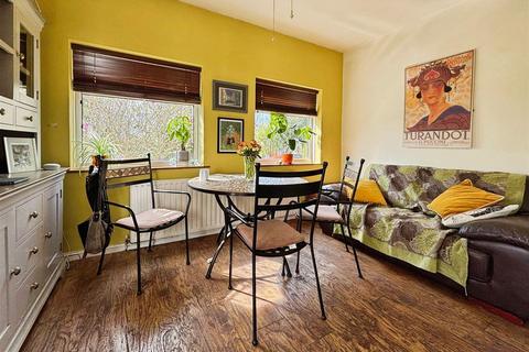 66 Grasmere Road, Bradford, BD2 4HX